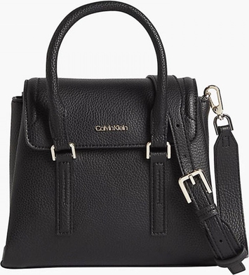 Czarna torebka Calvin Klein średnia matowa do ręki
