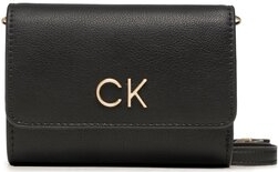 Czarna torebka Calvin Klein średnia na ramię w młodzieżowym stylu