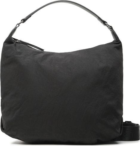 Czarna torebka Calvin Klein średnia na ramię w stylu casual