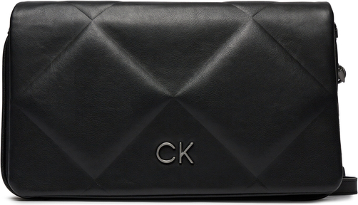 Czarna torebka Calvin Klein w młodzieżowym stylu
