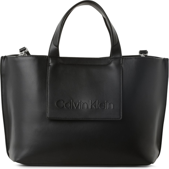 Czarna torebka Calvin Klein w młodzieżowym stylu matowa duża