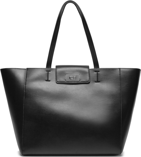 Czarna torebka Calvin Klein w wakacyjnym stylu