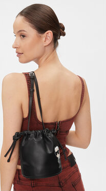 Czarna torebka Karl Lagerfeld na ramię matowa średnia