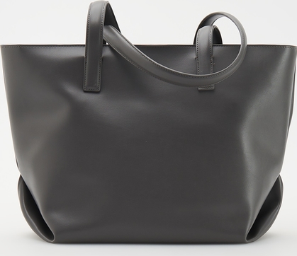 Czarna torebka Reserved ze skóry duża w wakacyjnym stylu