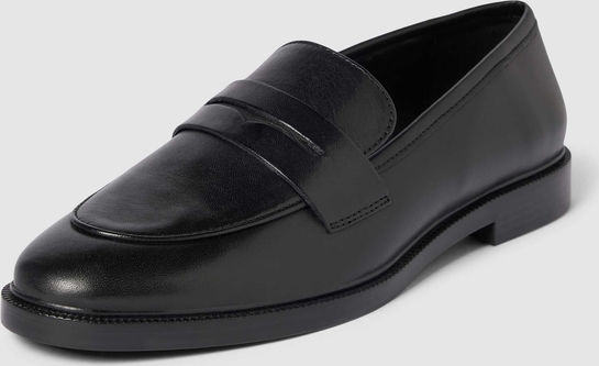 Czarne buty Inuovo z płaską podeszwą