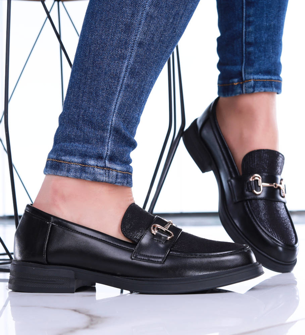 Czarne buty Pantofelek24.pl lakierowane