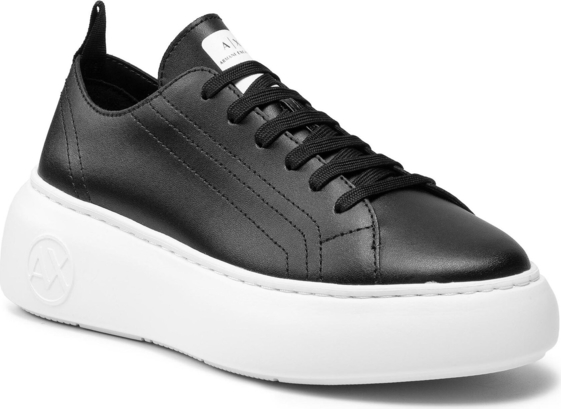 Czarne buty sportowe Armani Exchange w sportowym stylu na platformie