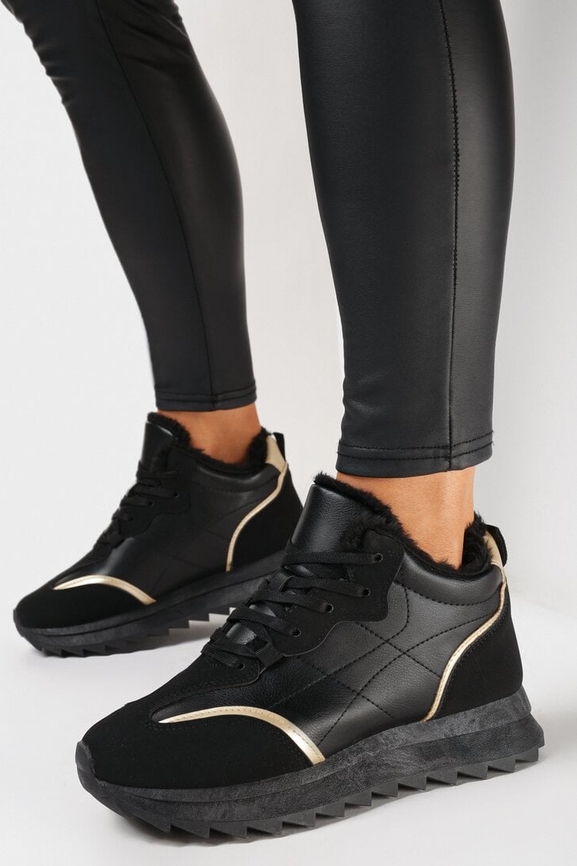 Czarne buty sportowe born2be na platformie w sportowym stylu sznurowane