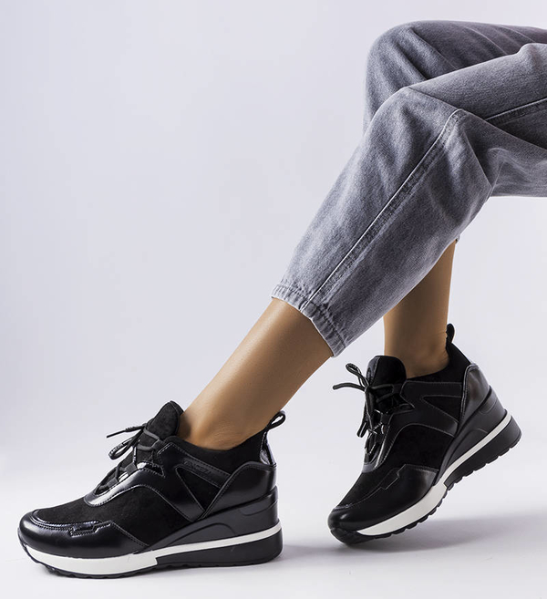 Czarne buty sportowe Gemre sznurowane w sportowym stylu