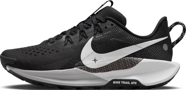 Czarne buty sportowe Nike pegasus sznurowane z płaską podeszwą