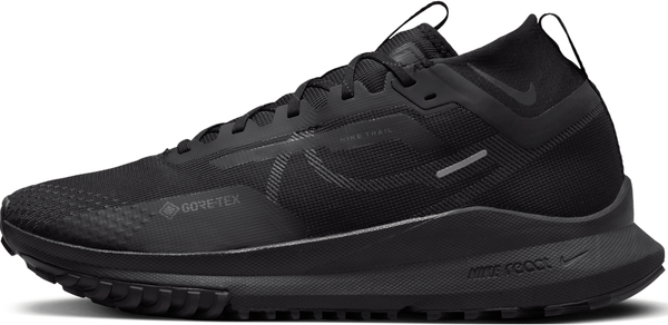 Czarne buty sportowe Nike pegasus z goretexu sznurowane