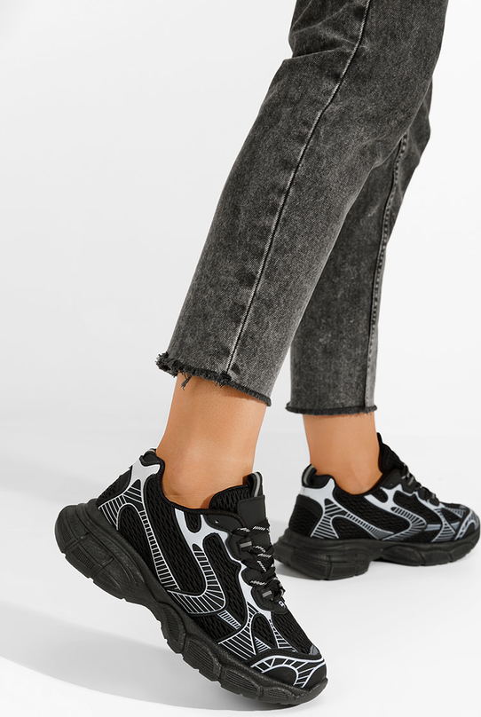 Czarne buty sportowe Zapatos z płaską podeszwą sznurowane w sportowym stylu