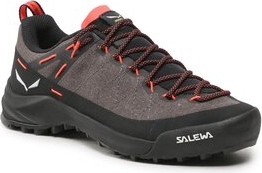 Czarne buty trekkingowe Salewa sznurowane