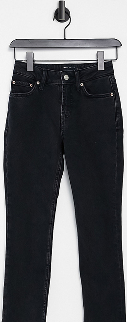 Czarne jeansy Asos w street stylu