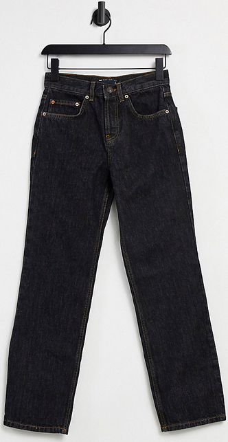 Czarne jeansy Asos w street stylu