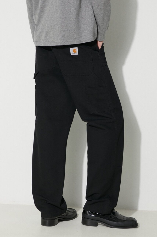 Czarne jeansy Carhartt WIP w street stylu