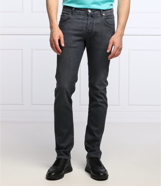 Czarne jeansy Jacob Cohen w street stylu