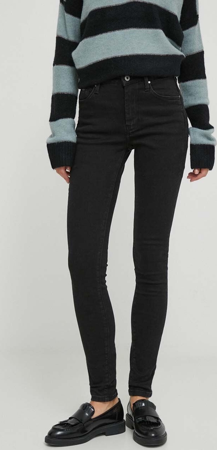 Czarne jeansy Pepe Jeans w street stylu