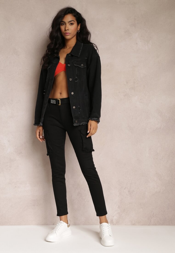 Czarne jeansy Renee w street stylu