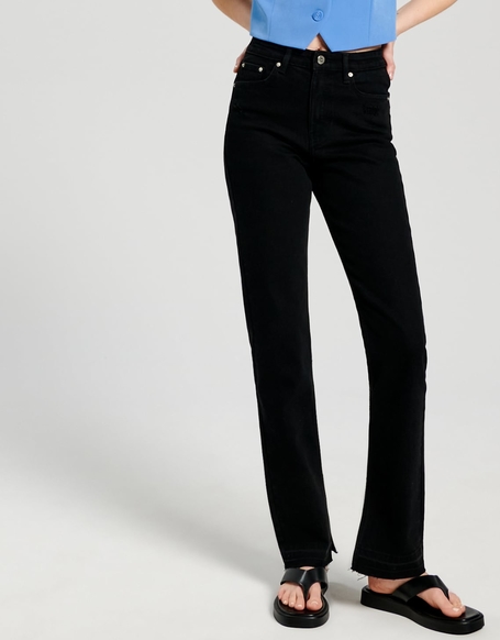 Czarne jeansy Sinsay w street stylu z bawełny