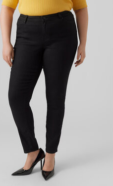Czarne jeansy Vero Moda w street stylu