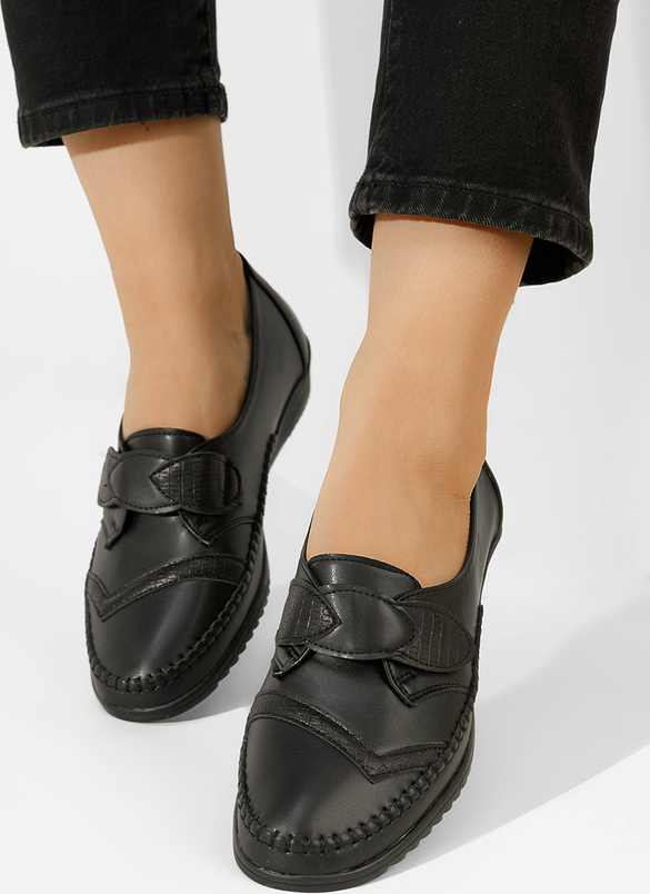 Czarne półbuty Zapatos z płaską podeszwą
