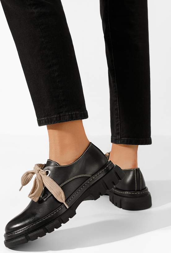 Czarne półbuty Zapatos ze skóry z płaską podeszwą sznurowane