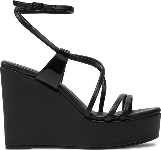 Czarne sandały Calvin Klein z klamrami na koturnie