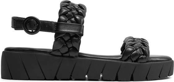 Czarne sandały S.Oliver z klamrami z płaską podeszwą