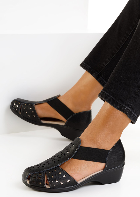Czarne sandały Zapatos z klamrami