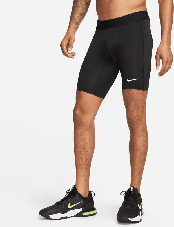 Czarne spodenki Nike