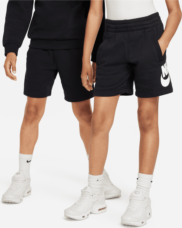 Czarne spodenki Nike z dresówki w sportowym stylu