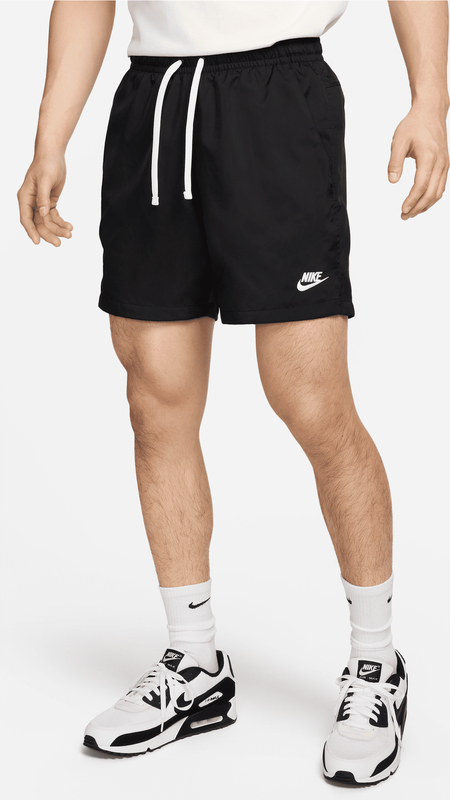 Czarne spodenki Nike z tkaniny w sportowym stylu