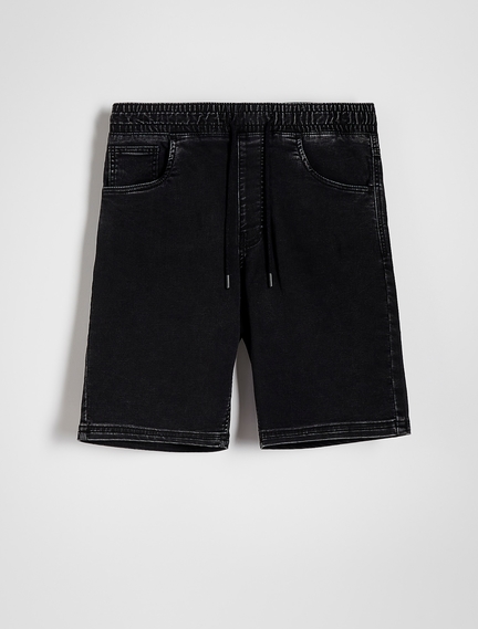 Czarne spodenki Reserved z jeansu