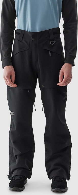 Czarne spodnie 4F w sportowym stylu