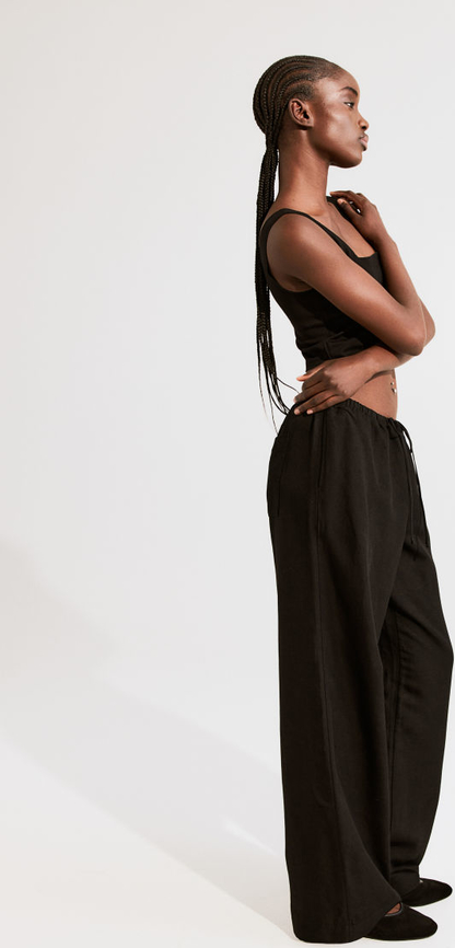 Czarne spodnie H & M z tkaniny