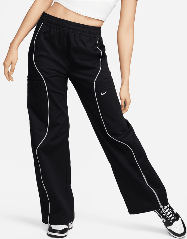 Czarne spodnie Nike w sportowym stylu z tkaniny