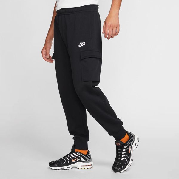 Czarne spodnie Nike w stylu klasycznym