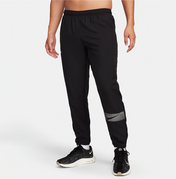 Czarne spodnie Nike z tkaniny w sportowym stylu