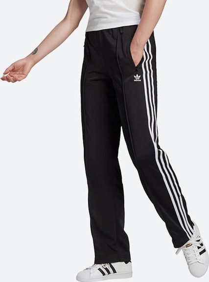 Czarne spodnie sportowe Adidas Originals w sportowym stylu z dresówki