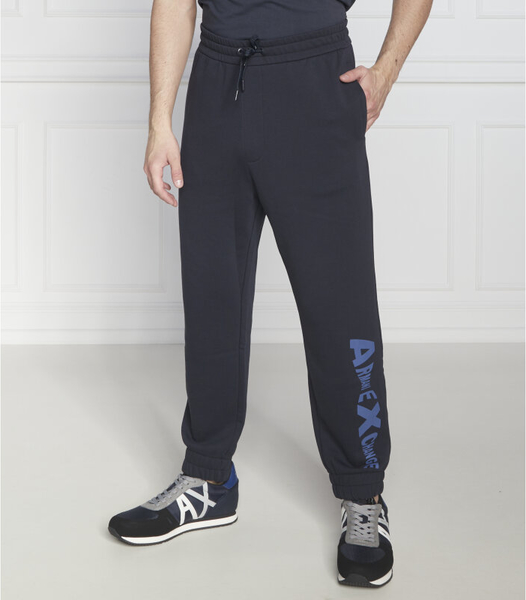 Czarne spodnie sportowe Armani Exchange z dresówki