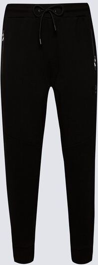 Czarne spodnie Umbro w sportowym stylu