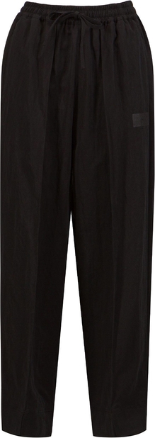 Czarne spodnie Y-3 w stylu retro