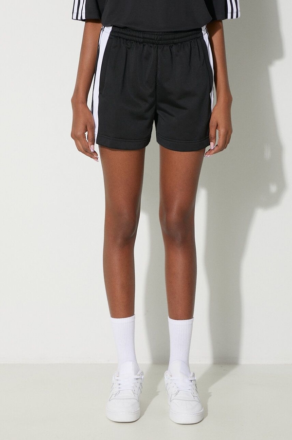 Czarne szorty Adidas Originals w sportowym stylu