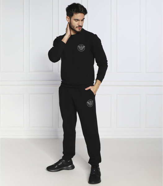 Czarny dres Emporio Armani w sportowym stylu