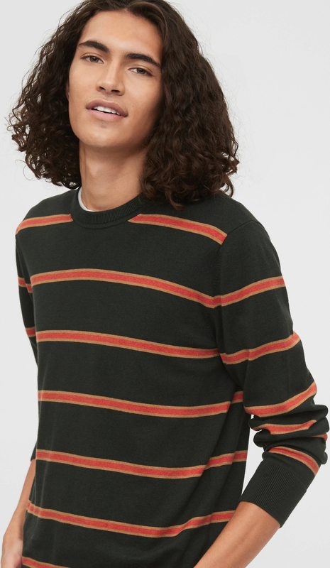 Czarny sweter Gap z okrągłym dekoltem w młodzieżowym stylu