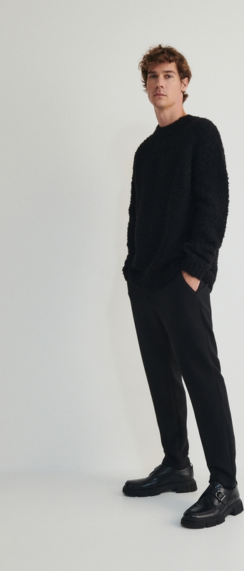 Czarny sweter Reserved z okrągłym dekoltem