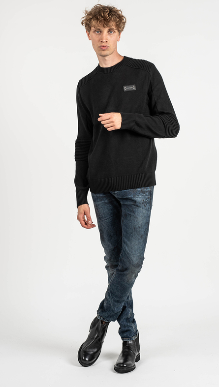 Czarny sweter ubierzsie.com z okrągłym dekoltem w stylu casual z bawełny