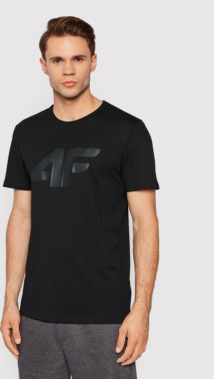 Czarny t-shirt 4F w młodzieżowym stylu