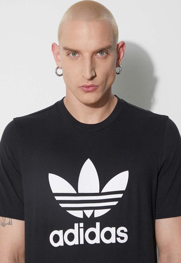 Czarny t-shirt Adidas Originals z krótkim rękawem z bawełny w sportowym stylu